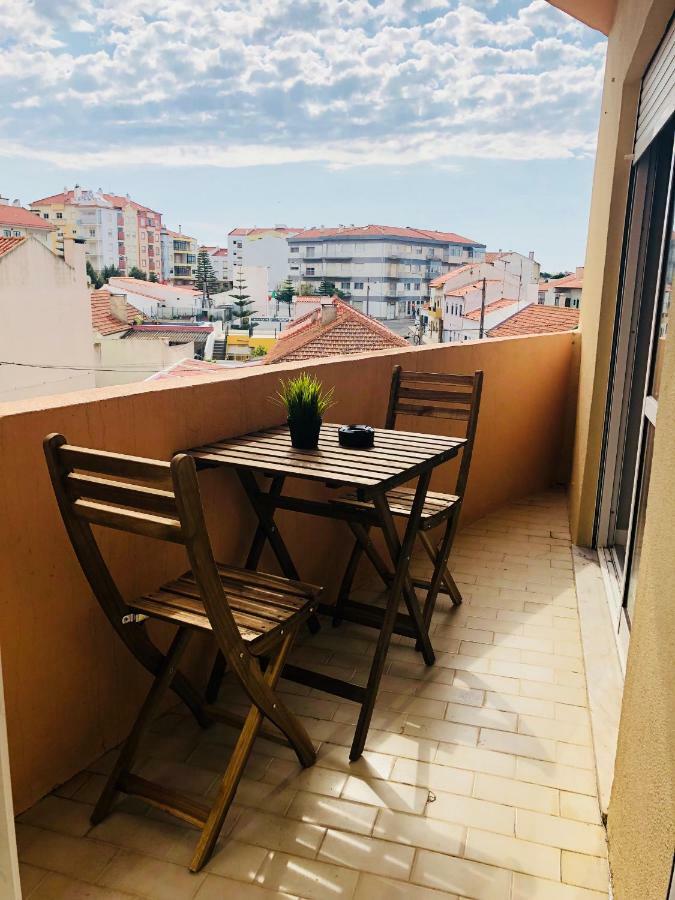 Gamboa Surf Apartment Peniche Esterno foto