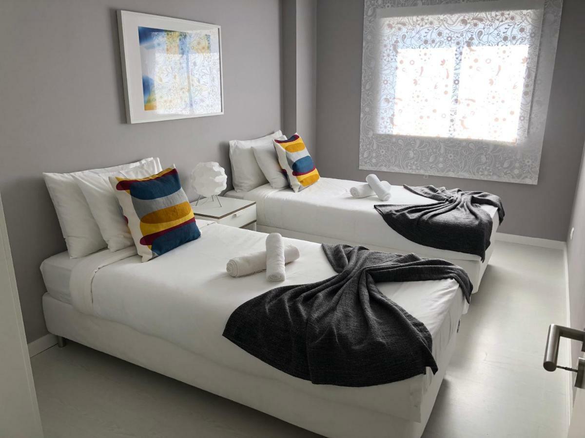 Gamboa Surf Apartment Peniche Esterno foto