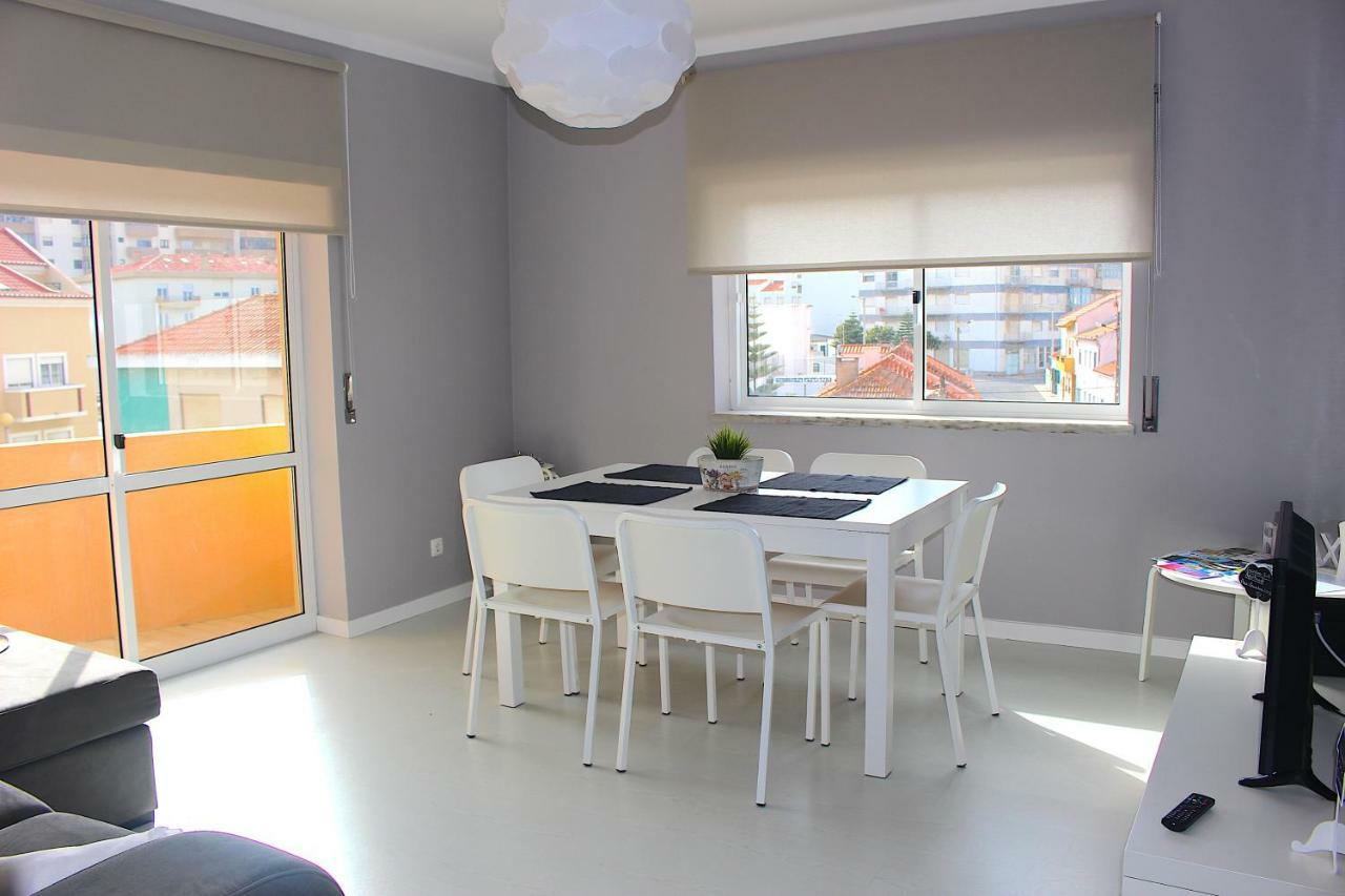 Gamboa Surf Apartment Peniche Esterno foto